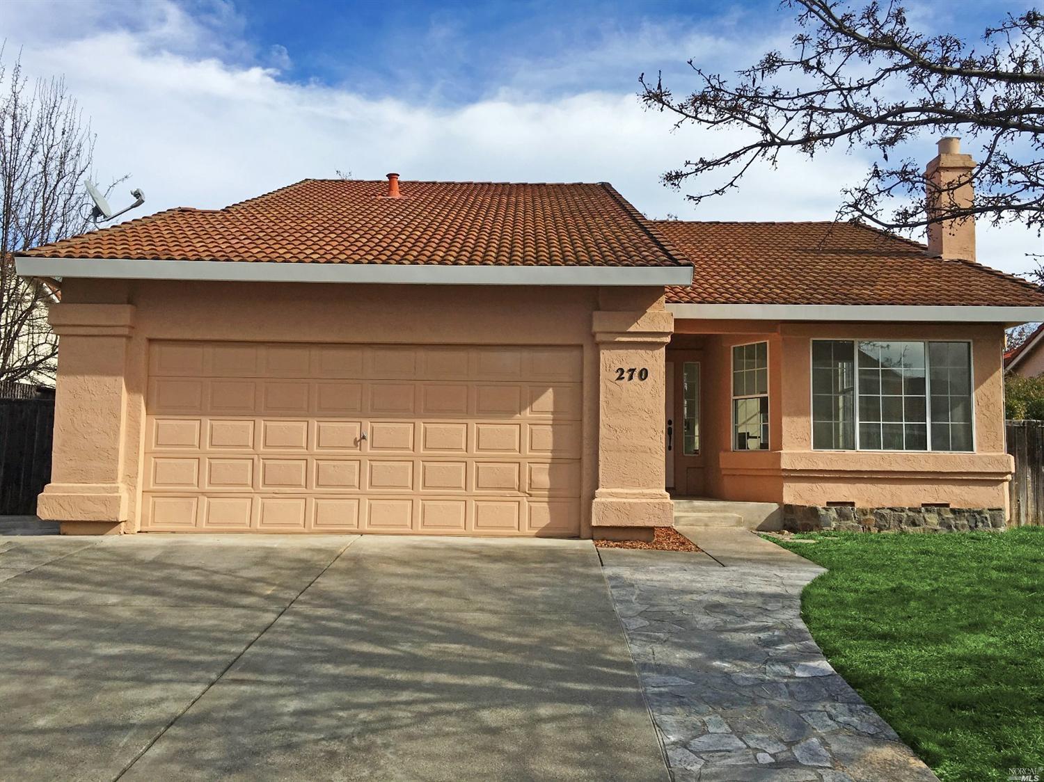 270 Cayetano Dr, Windsor, CA 95492 photo 2