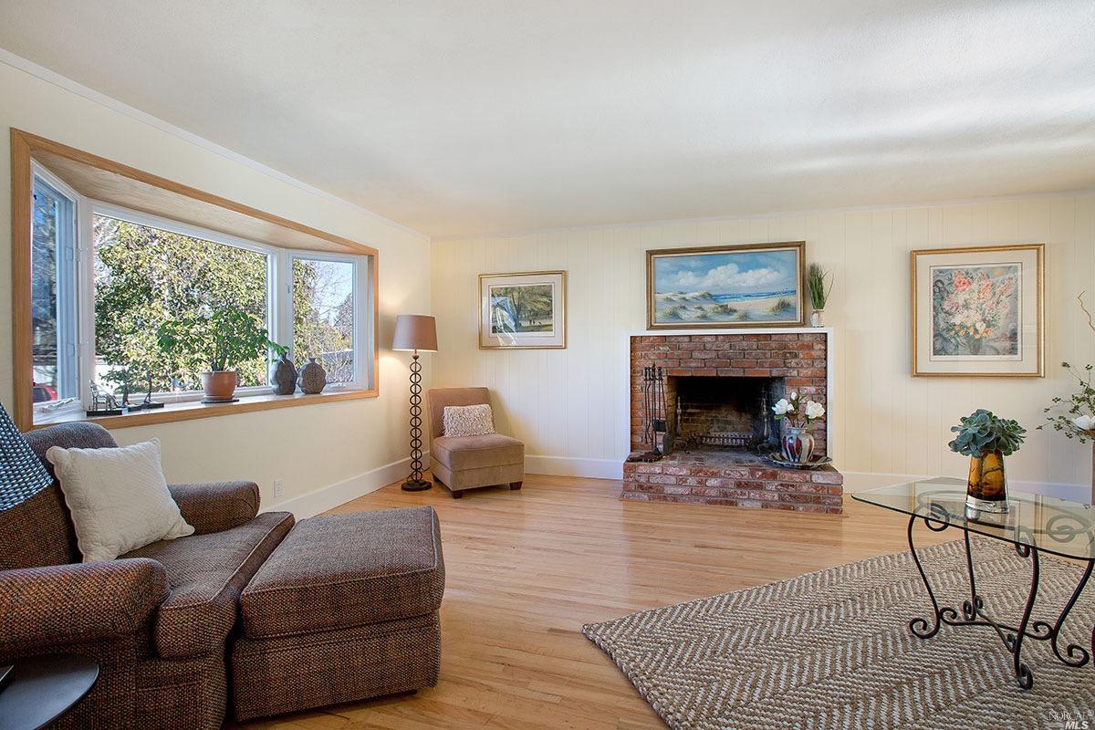 308 Devon Dr, San Rafael, CA 94903 photo 2