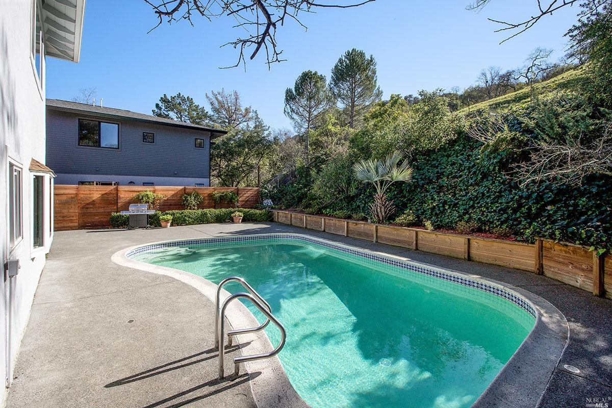 308 Devon Dr, San Rafael, CA 94903 photo 15