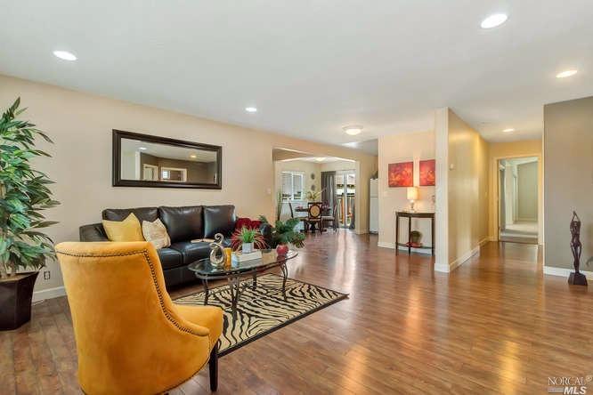 412 Yuba St, Vallejo, CA 94590 photo 3