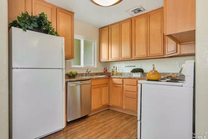 412 Yuba St, Vallejo, CA 94590 photo 8