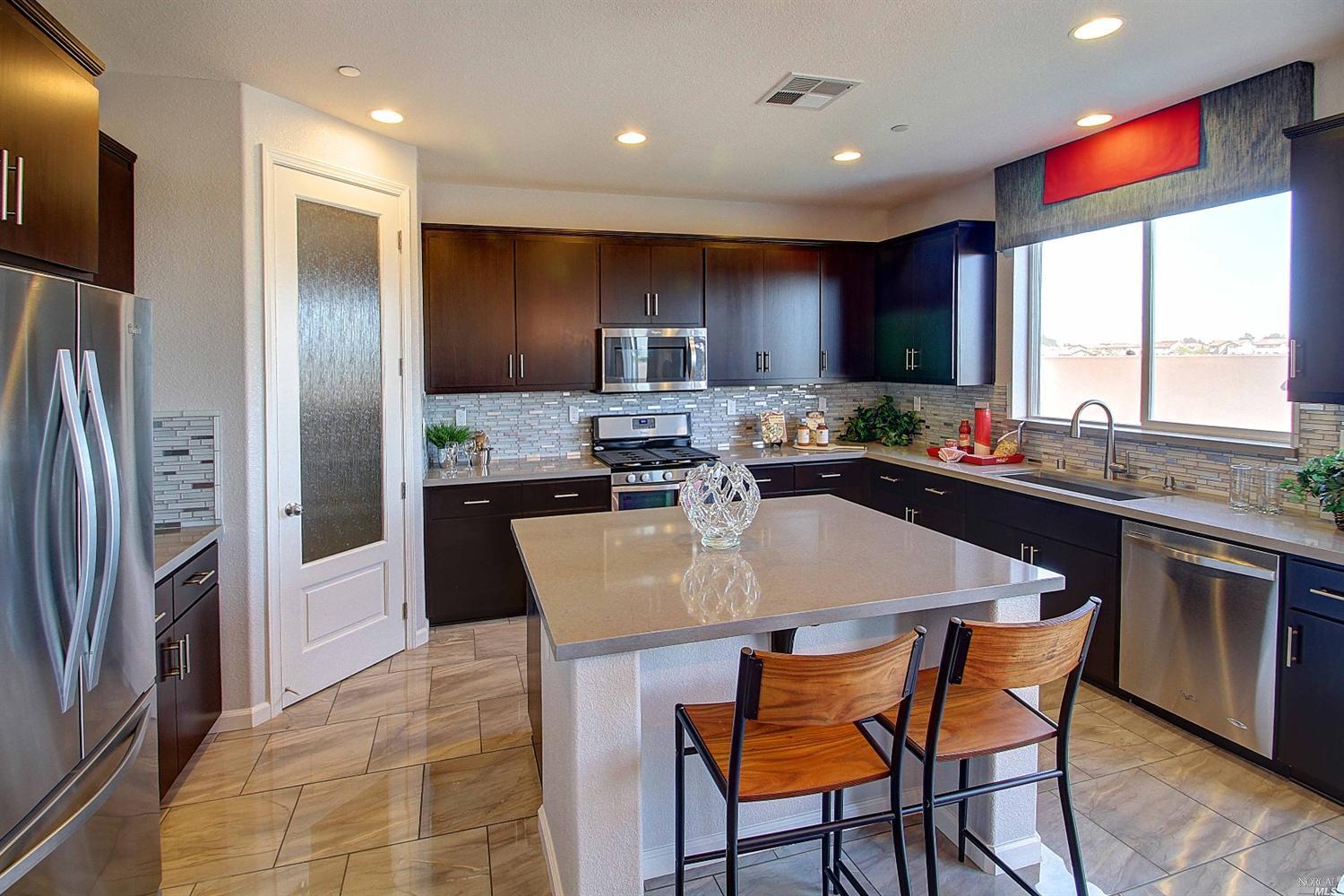 684 Guild Rd, Vacaville, CA 95688 photo 4