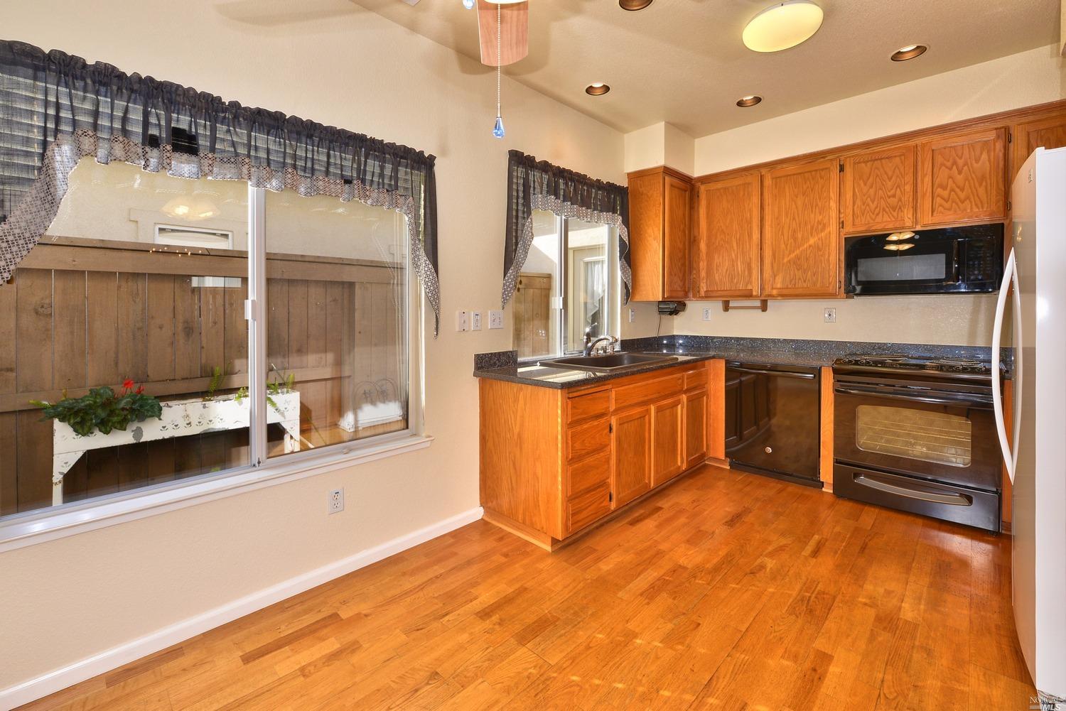 9228 Si Oliver Way, Windsor, CA 95492 photo 7