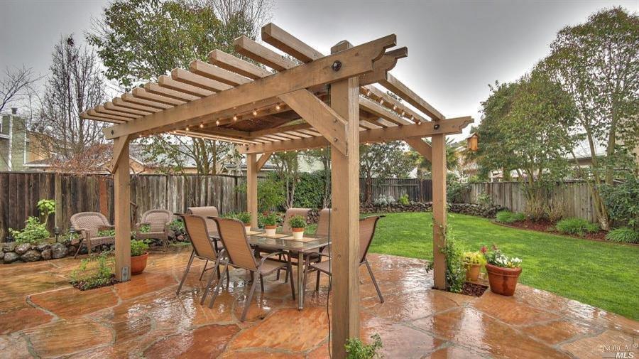 26 Moore Rd, Novato, CA 94949 photo 6
