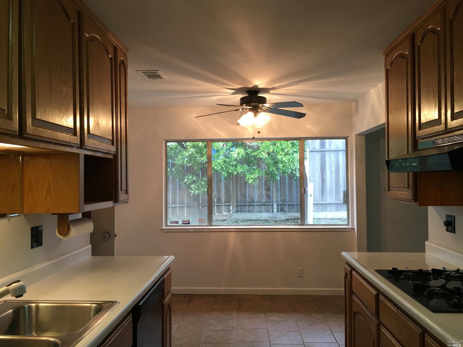 400 Aragon St, Vallejo, CA 94591 photo 3