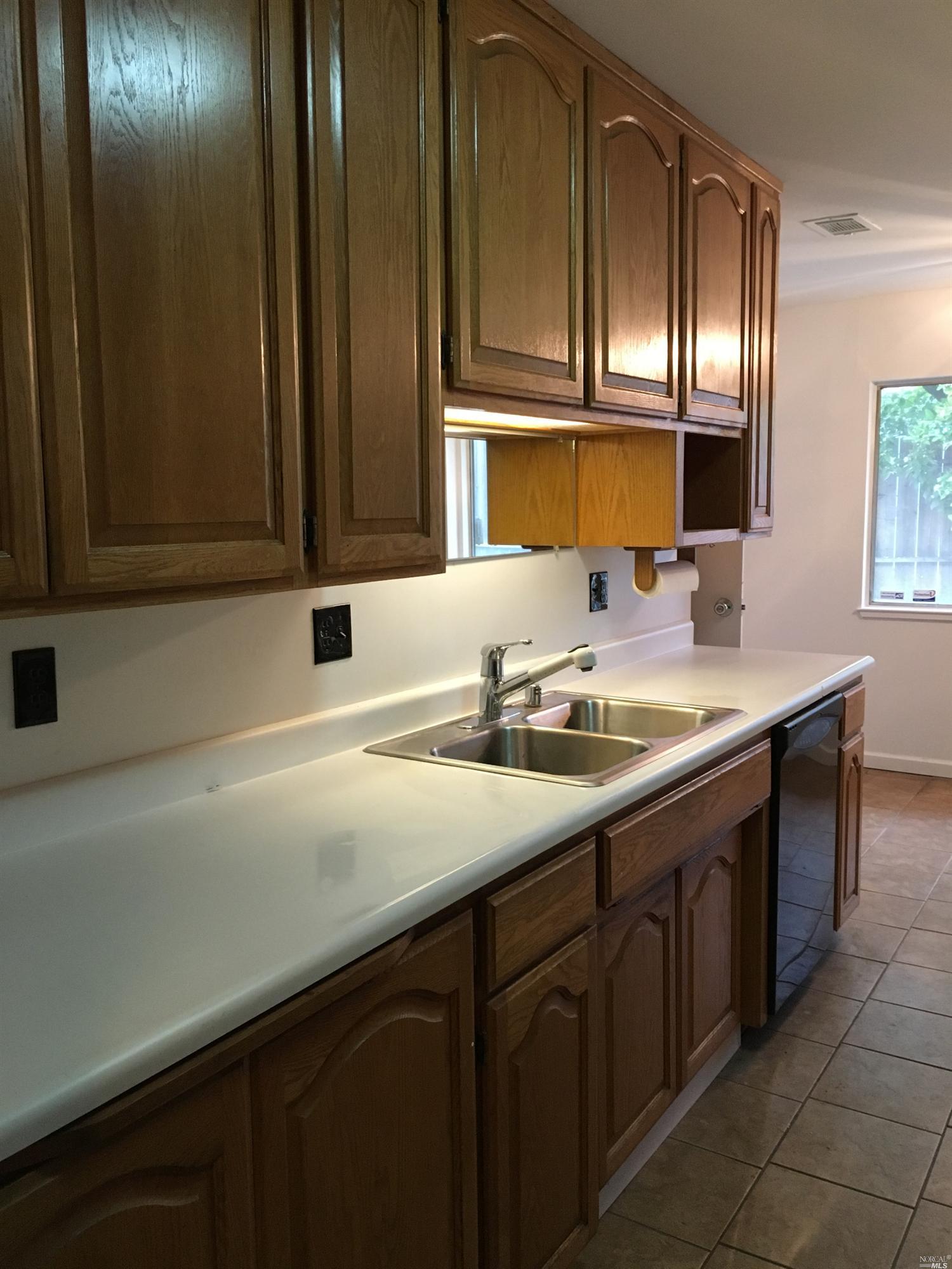 400 Aragon St, Vallejo, CA 94591 photo 11
