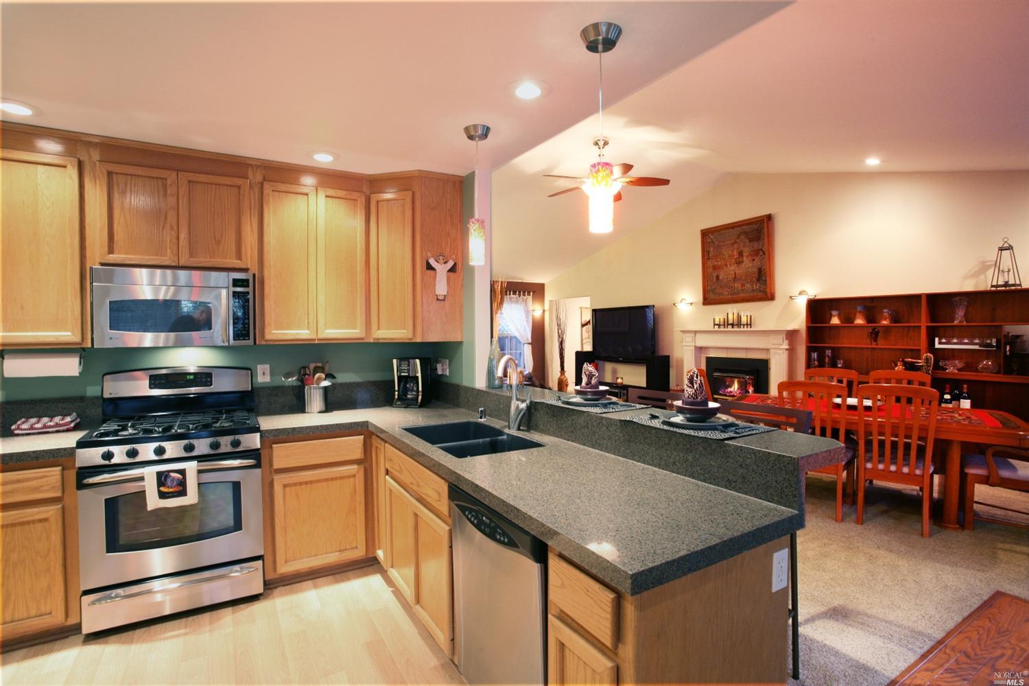 801 Colleen Dr, Windsor, CA 95492 photo 9