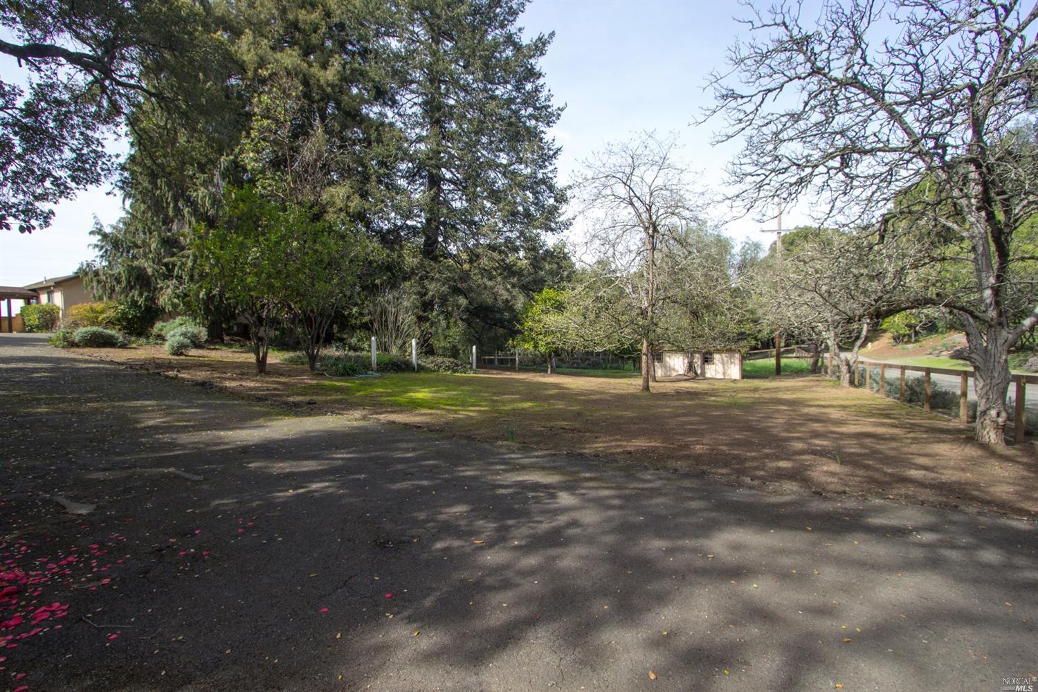 903 Benjamin Way, Healdsburg, CA 95448 photo 2