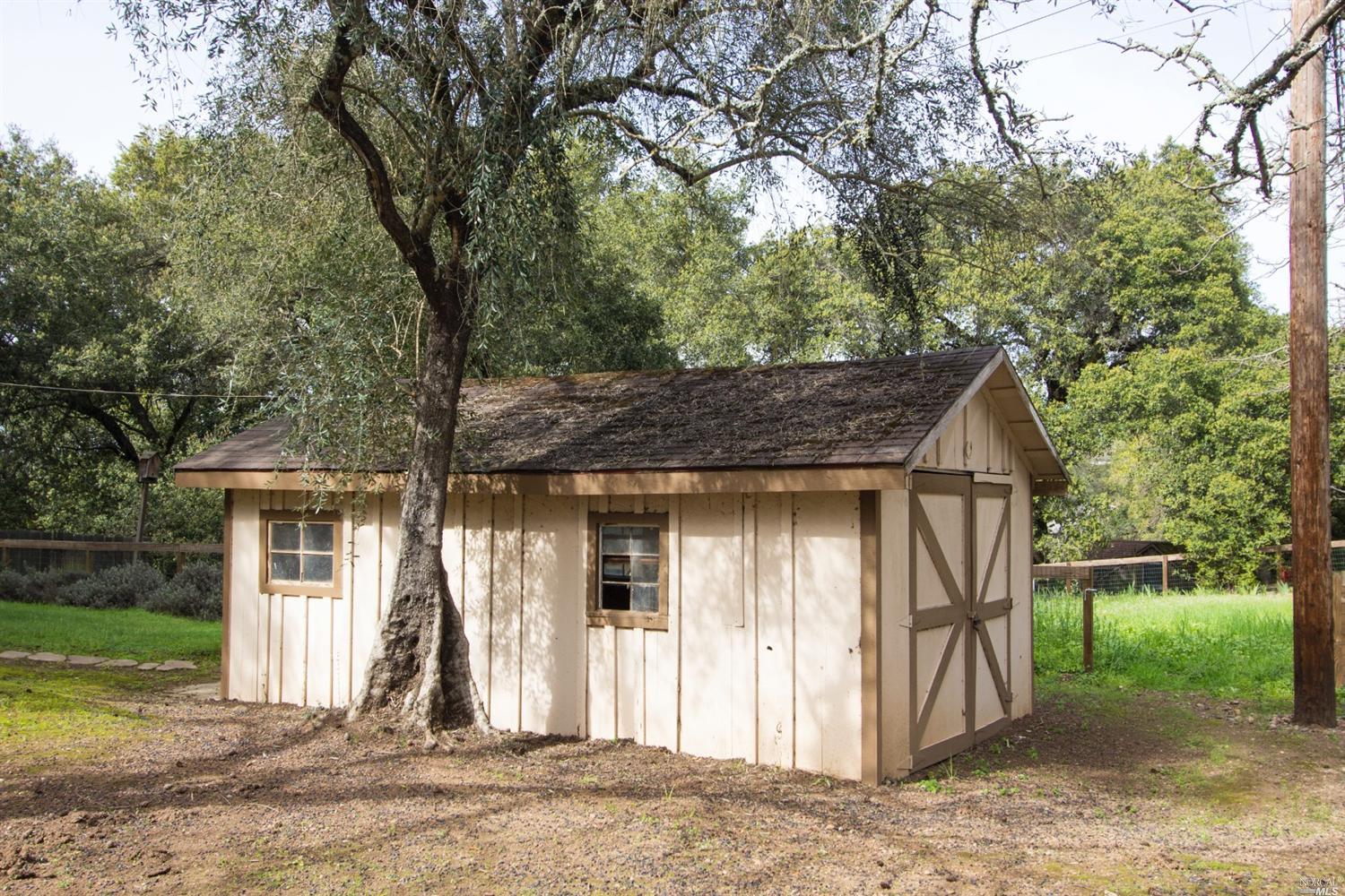 903 Benjamin Way, Healdsburg, CA 95448 photo 4