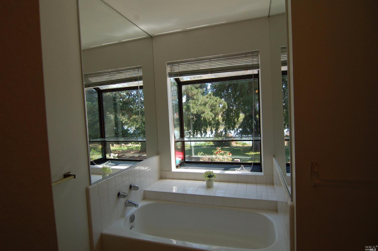 896 Marina Dr, Napa, CA 94559 photo 25