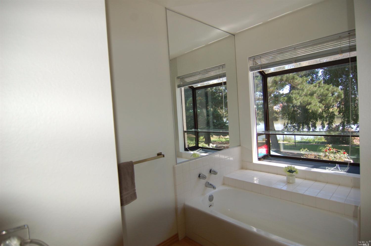 896 Marina Dr, Napa, CA 94559 photo 26