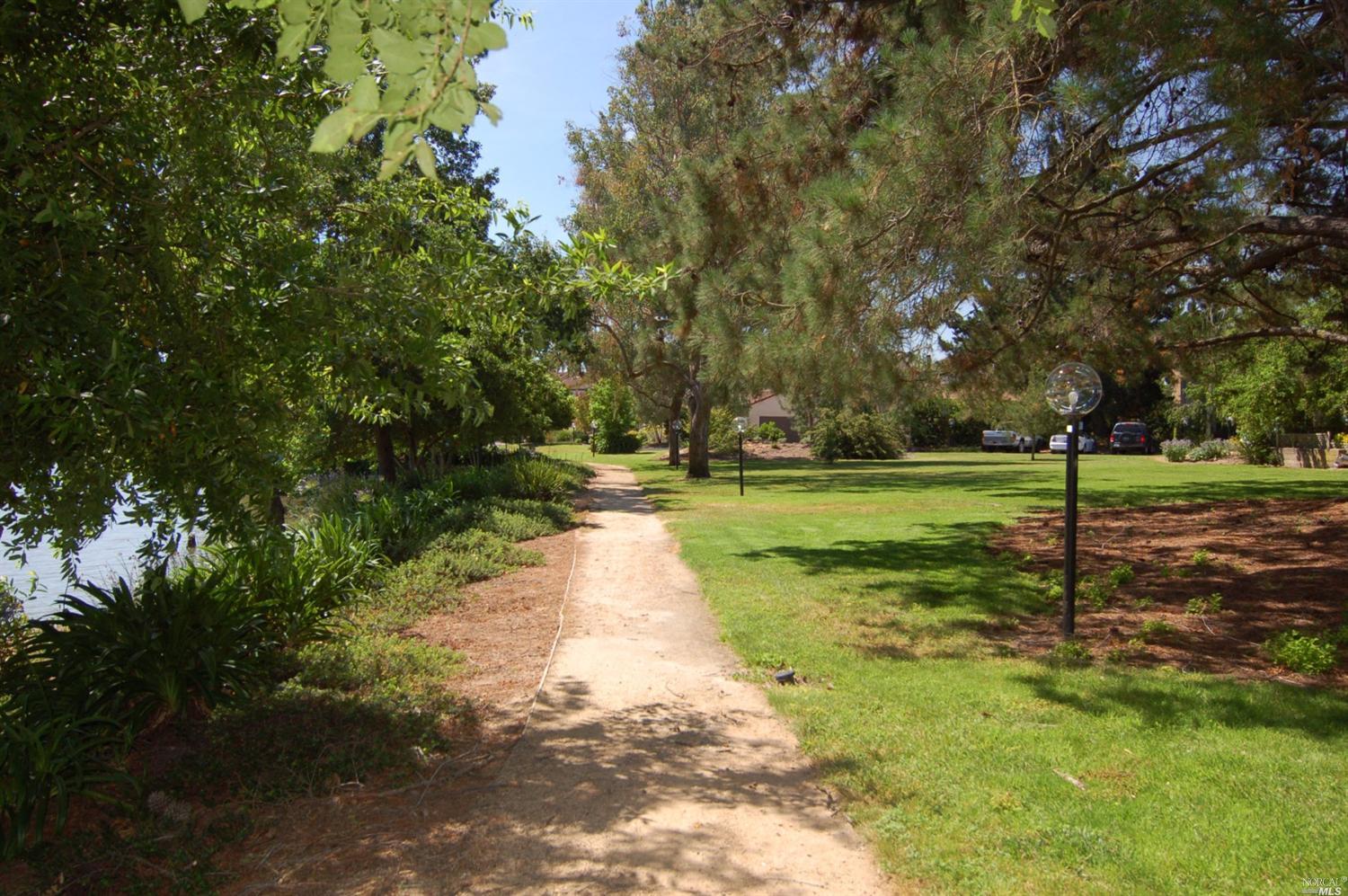 896 Marina Dr, Napa, CA 94559 photo 4