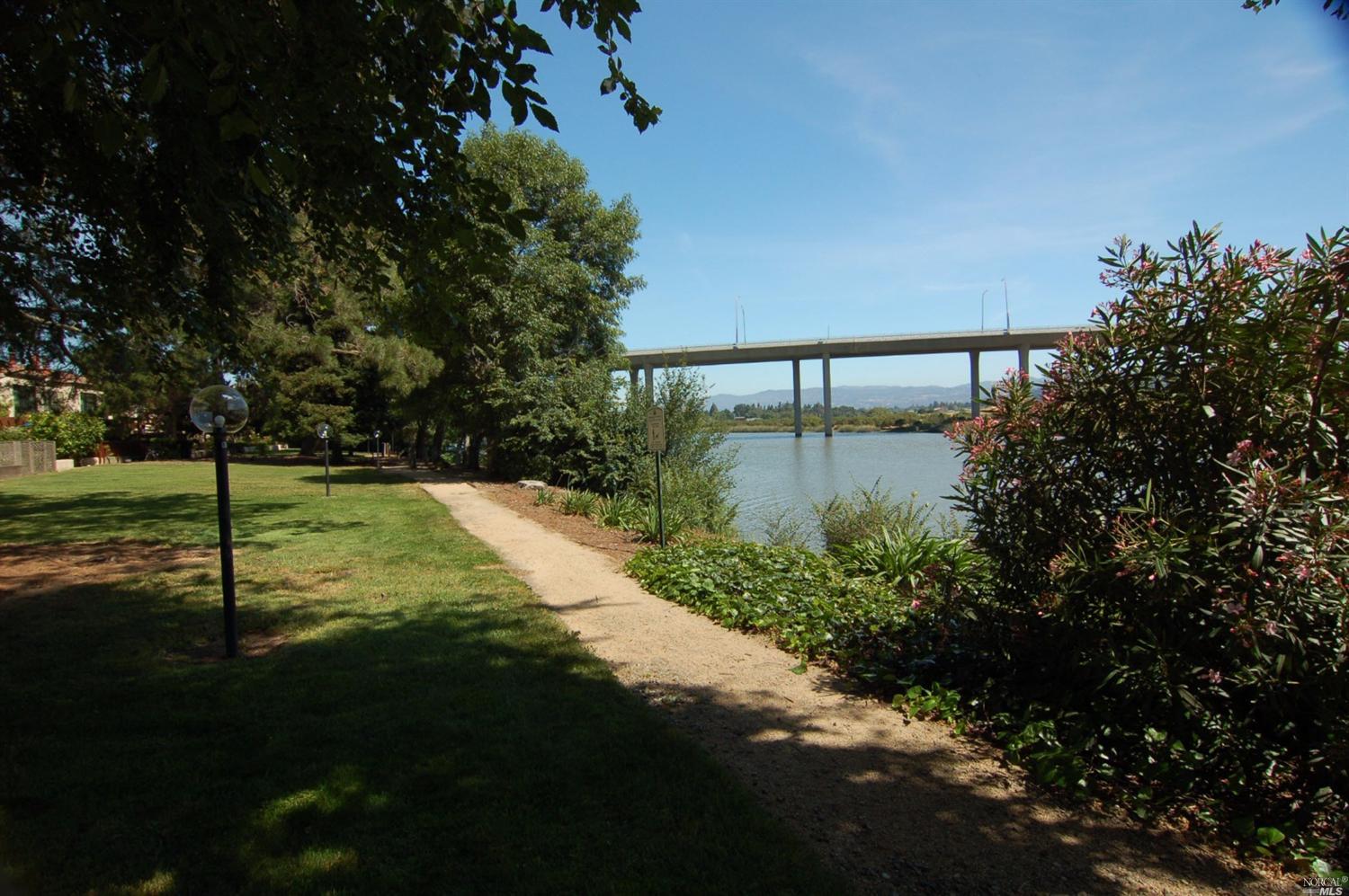 896 Marina Dr, Napa, CA 94559 photo 5