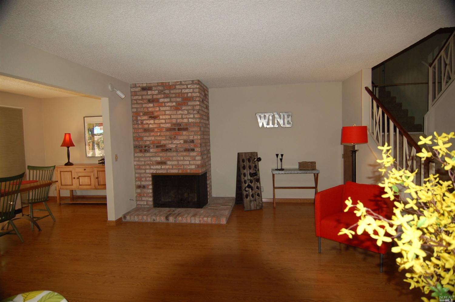 896 Marina Dr, Napa, CA 94559 photo 9