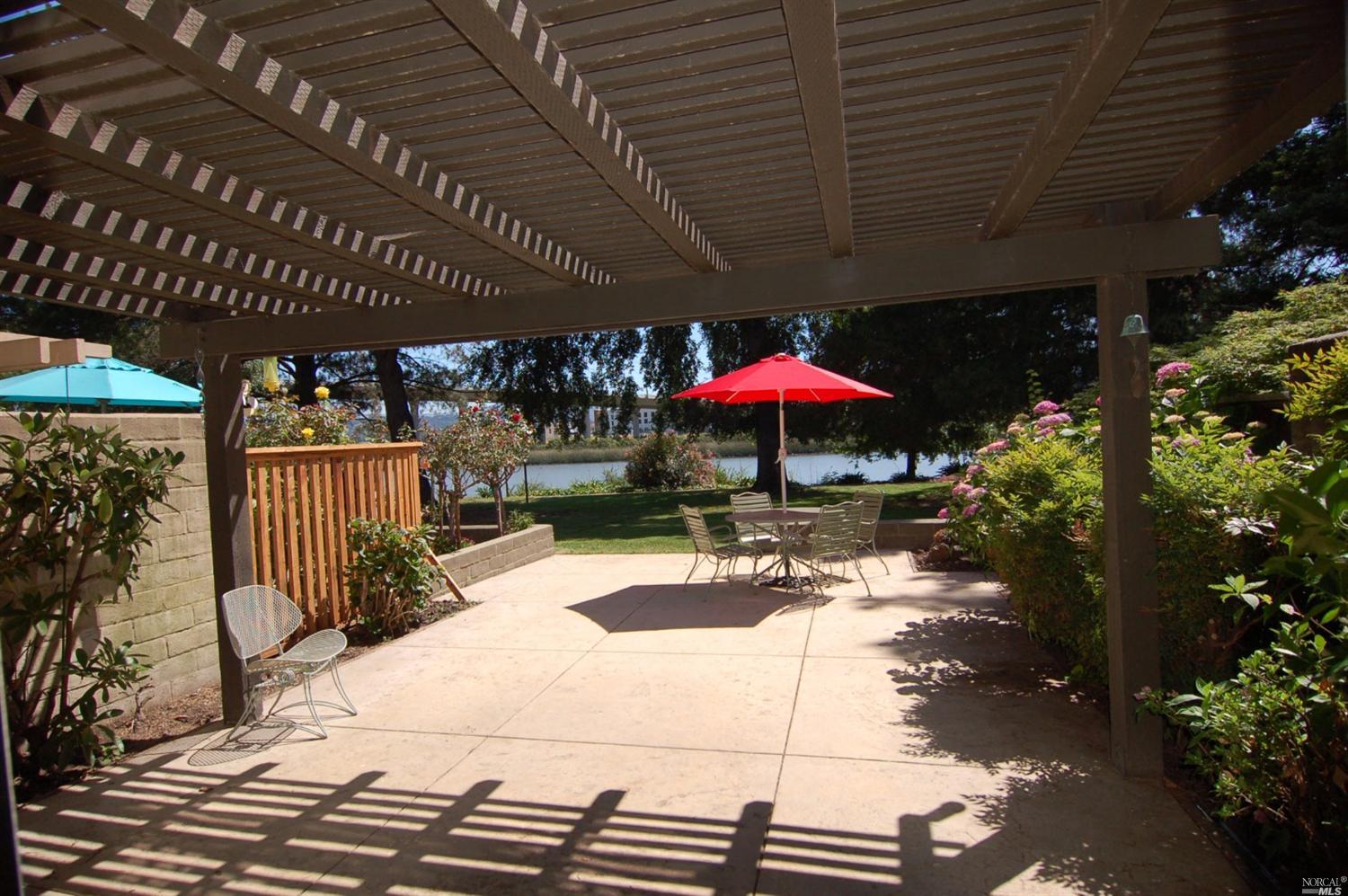 896 Marina Dr, Napa, CA 94559 photo 2