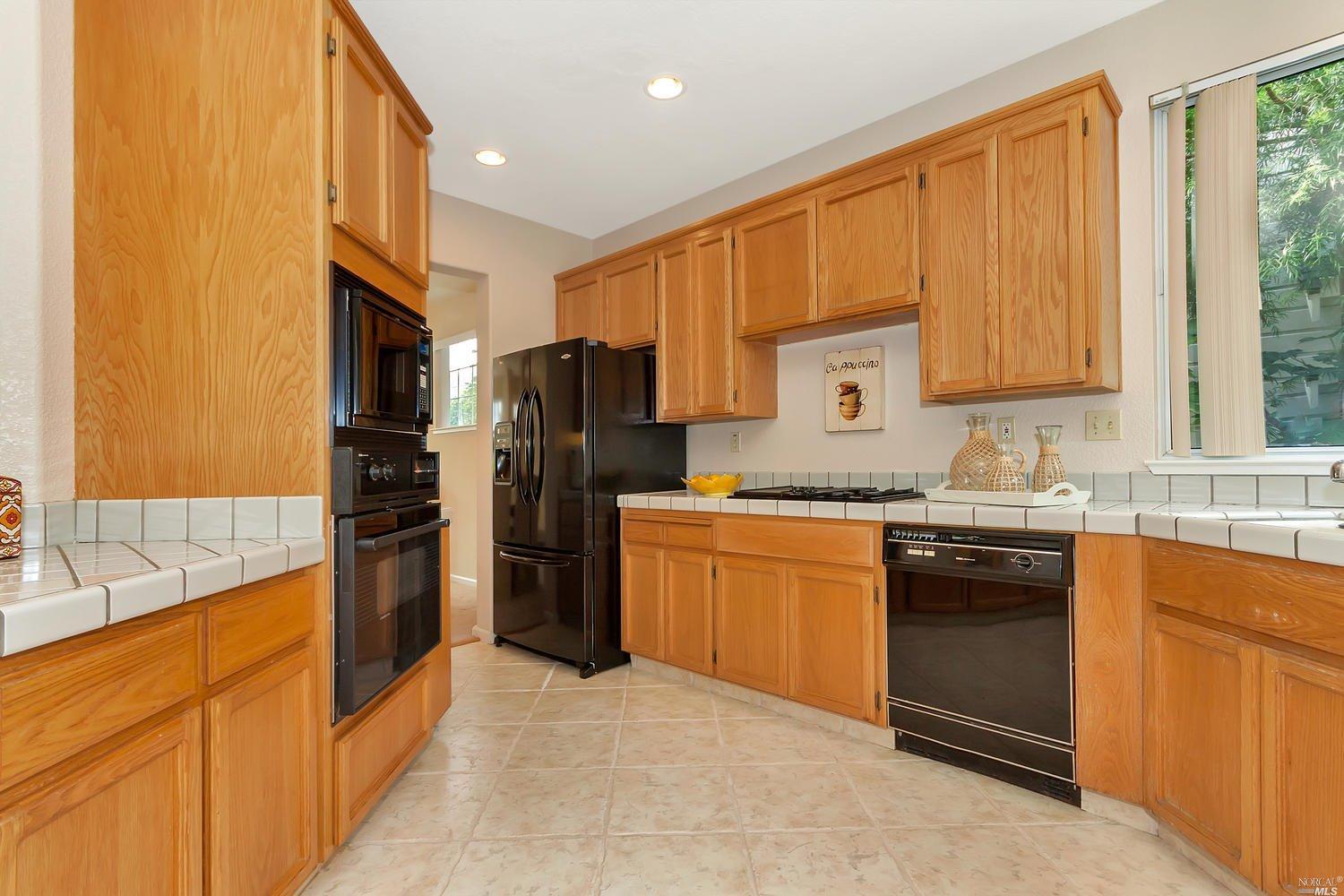 24 Cliff Walk Dr, Vallejo, CA 94591 photo 12