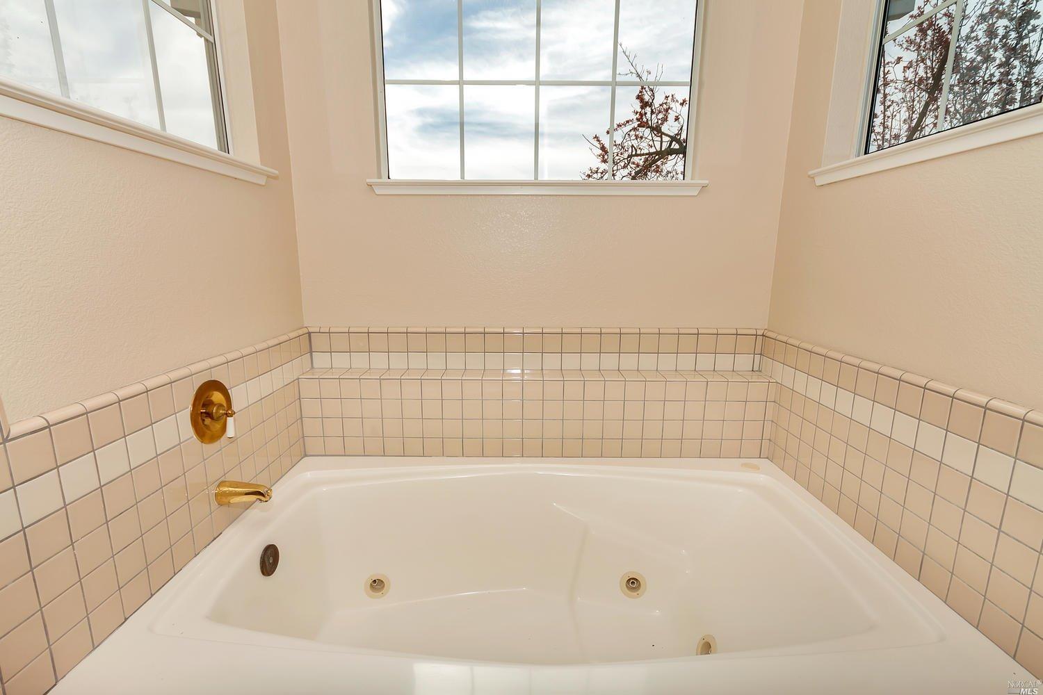 24 Cliff Walk Dr, Vallejo, CA 94591 photo 25