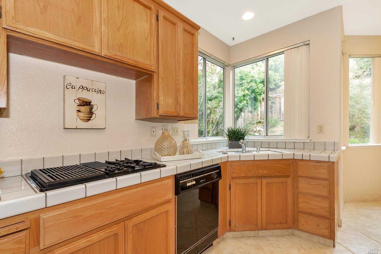 24 Cliff Walk Dr, Vallejo, CA 94591 photo 16