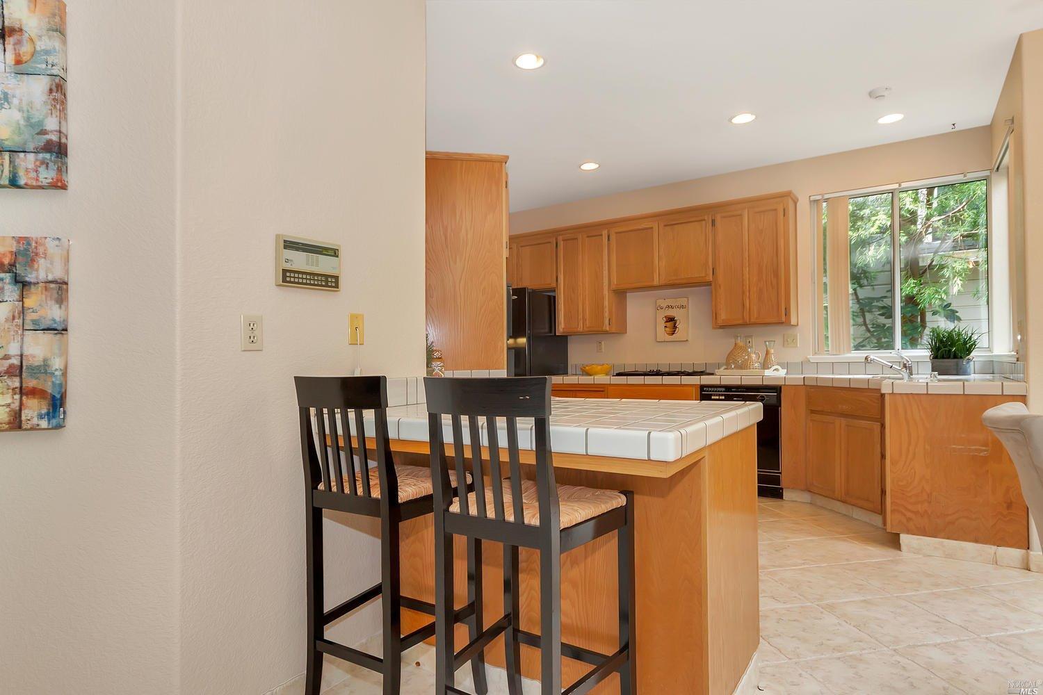 24 Cliff Walk Dr, Vallejo, CA 94591 photo 8