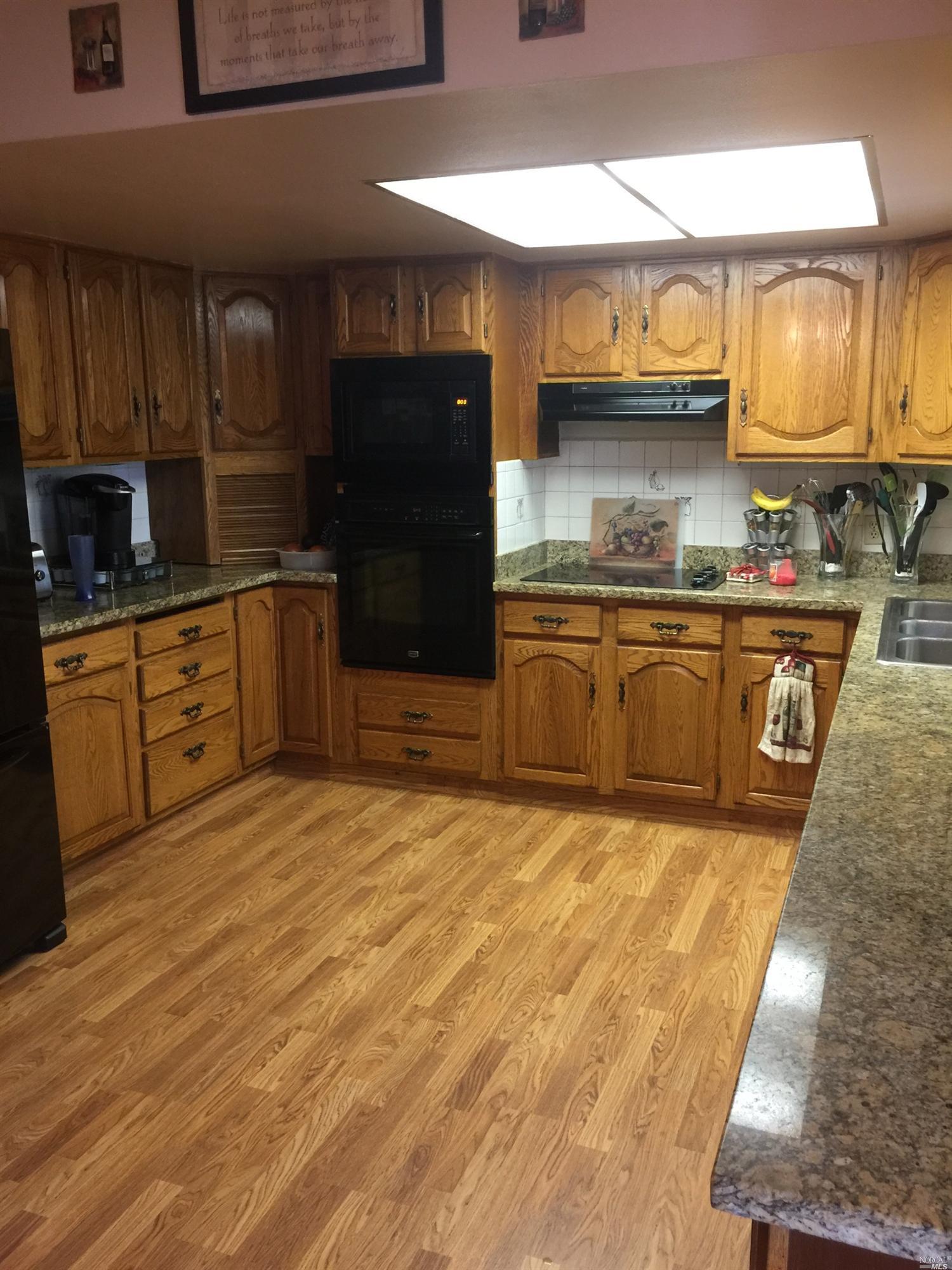355 Springvalley Dr, Vacaville, CA 95687 photo 5