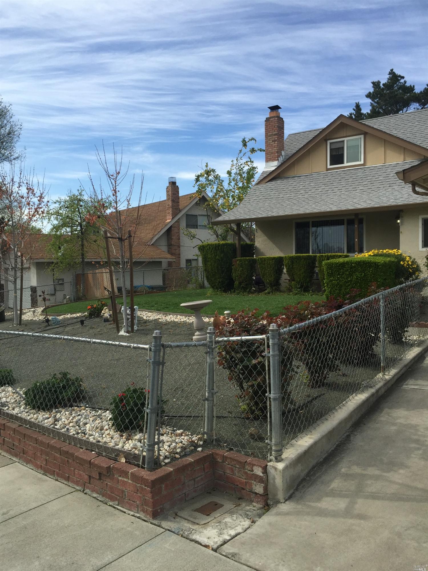 355 Springvalley Dr, Vacaville, CA 95687 photo 4