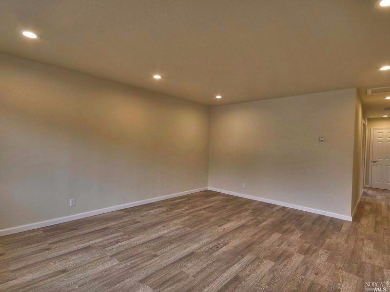 323 Stuart Dr, Petaluma, CA 94954 photo 6