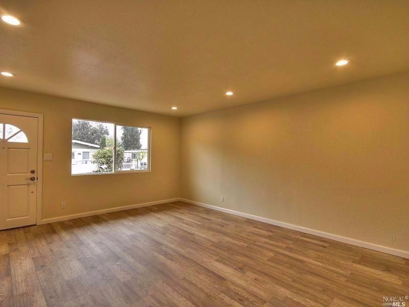 323 Stuart Dr, Petaluma, CA 94954 photo 5
