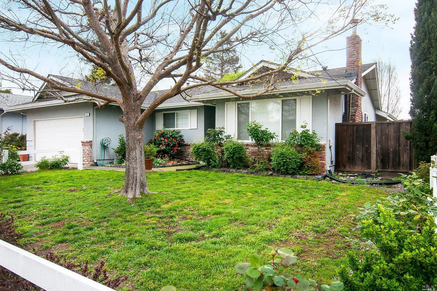 1412 Sarkesian Dr, Petaluma, CA 94954 photo 2