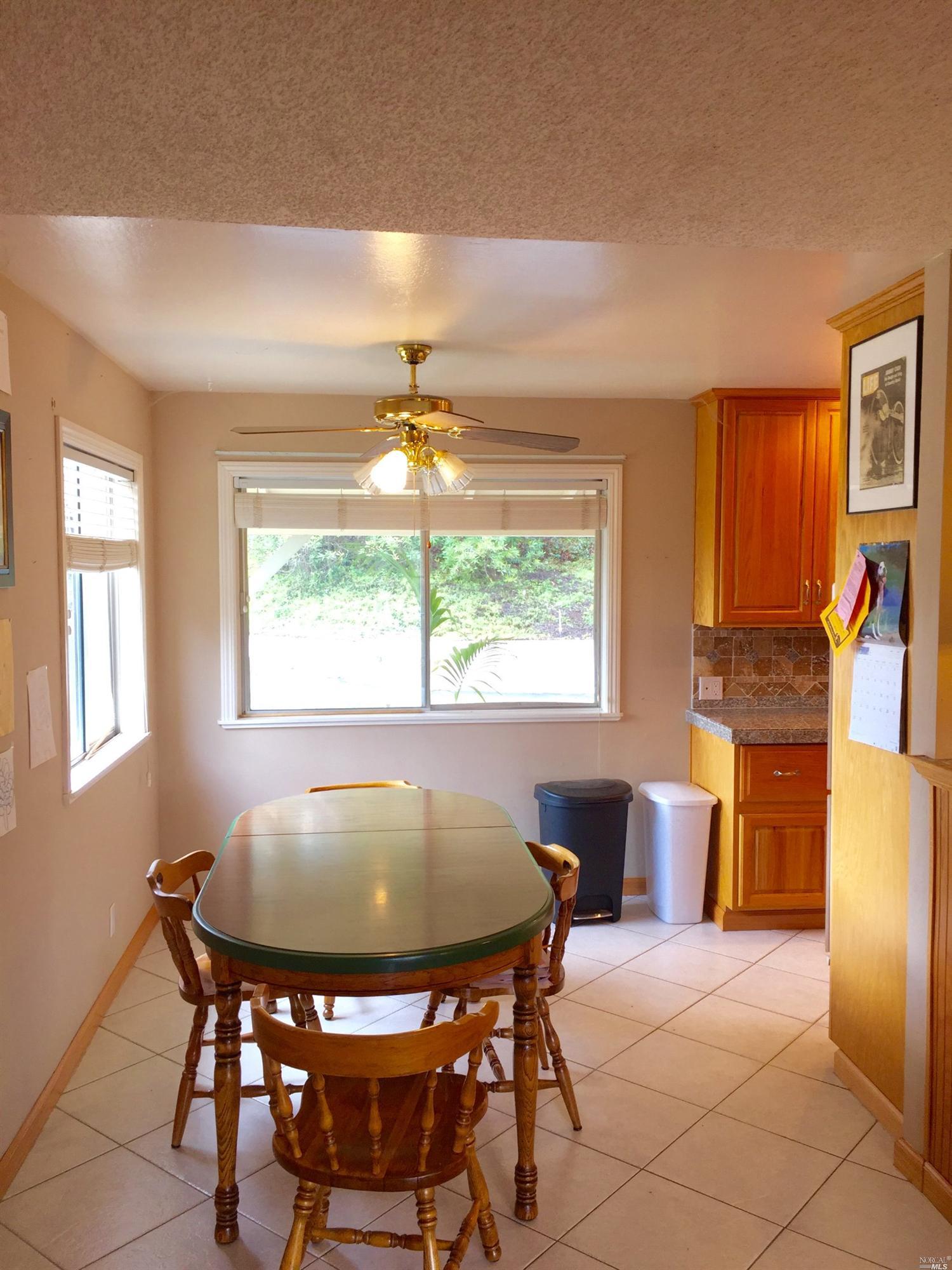 204 Bourbon Ln, Ukiah, CA 95482 photo 7
