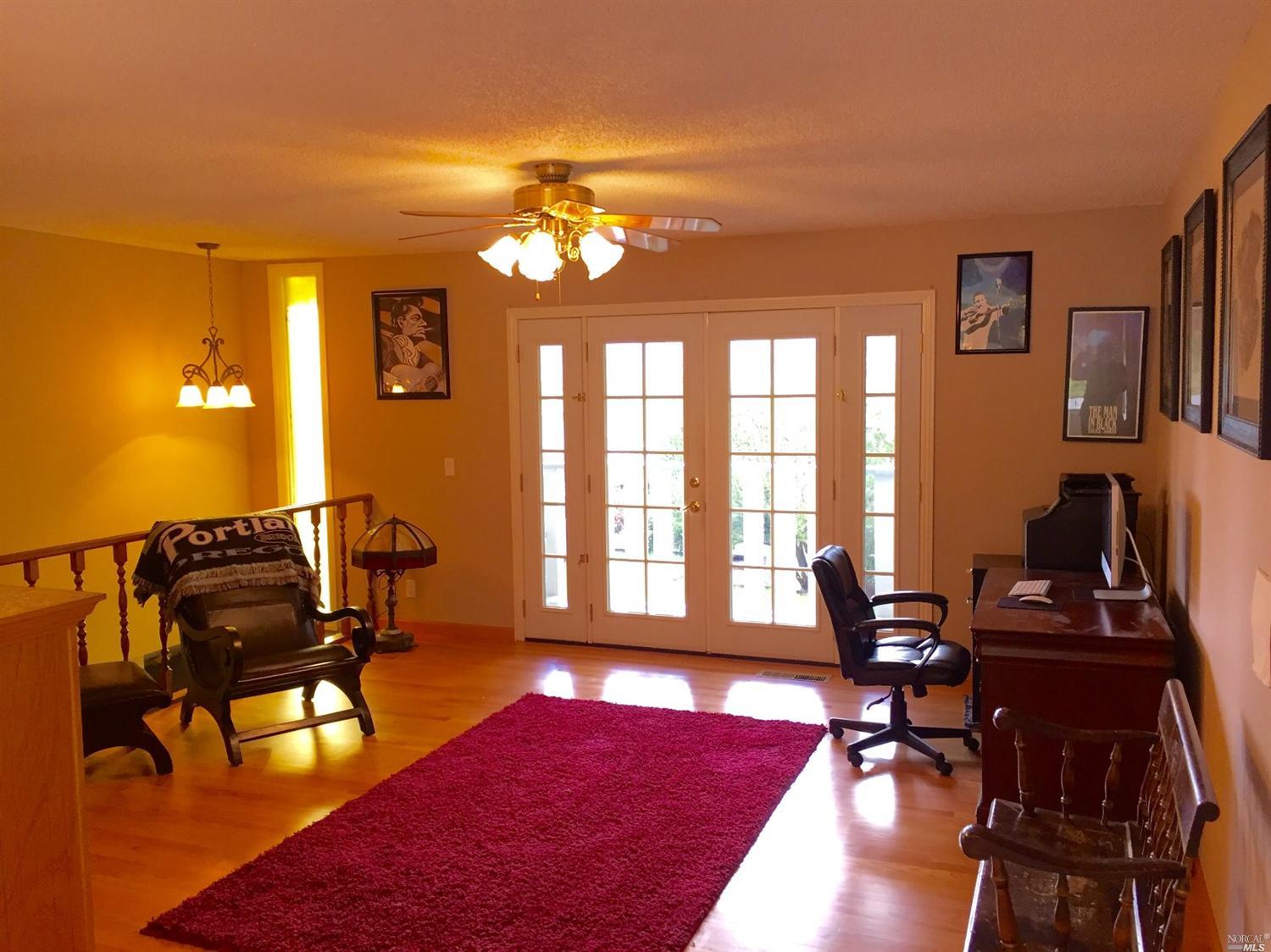 204 Bourbon Ln, Ukiah, CA 95482 photo 8