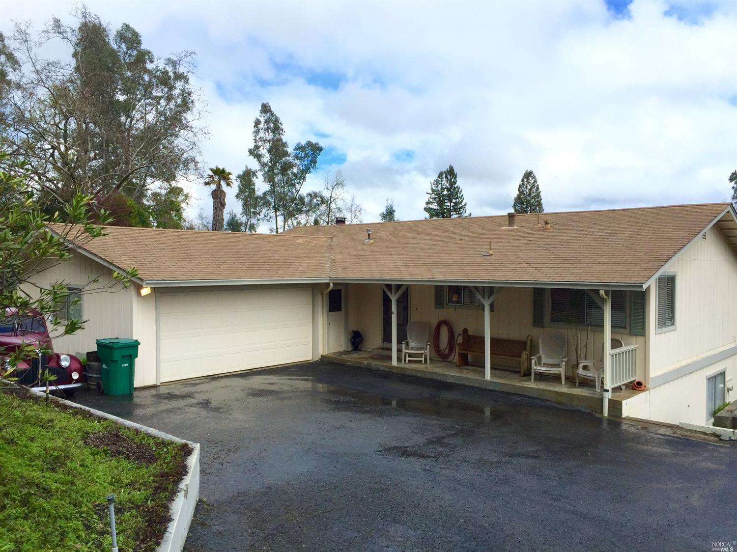 204 Bourbon Ln, Ukiah, CA 95482 photo 4