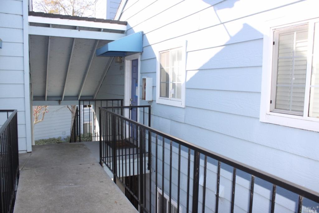 375 Lighthouse Dr, Vallejo, CA 94590 photo 2