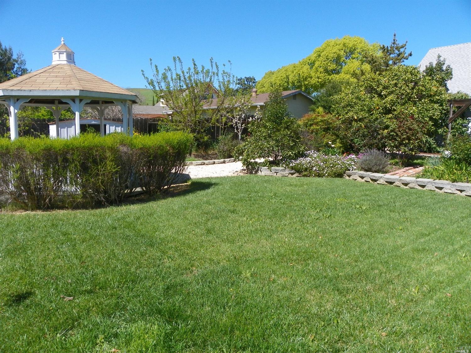 279 Daffodil Dr, Fairfield, CA 94533 photo 8