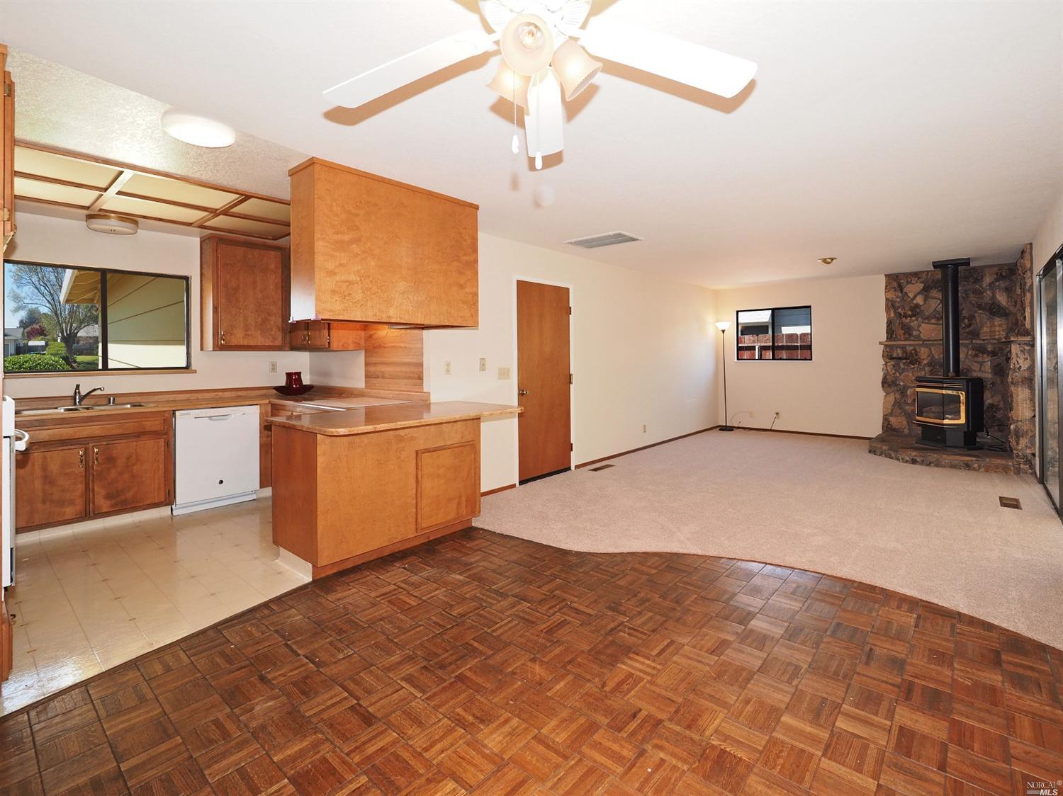 461 Eileen Dr, Sebastopol, CA 95472 photo 3