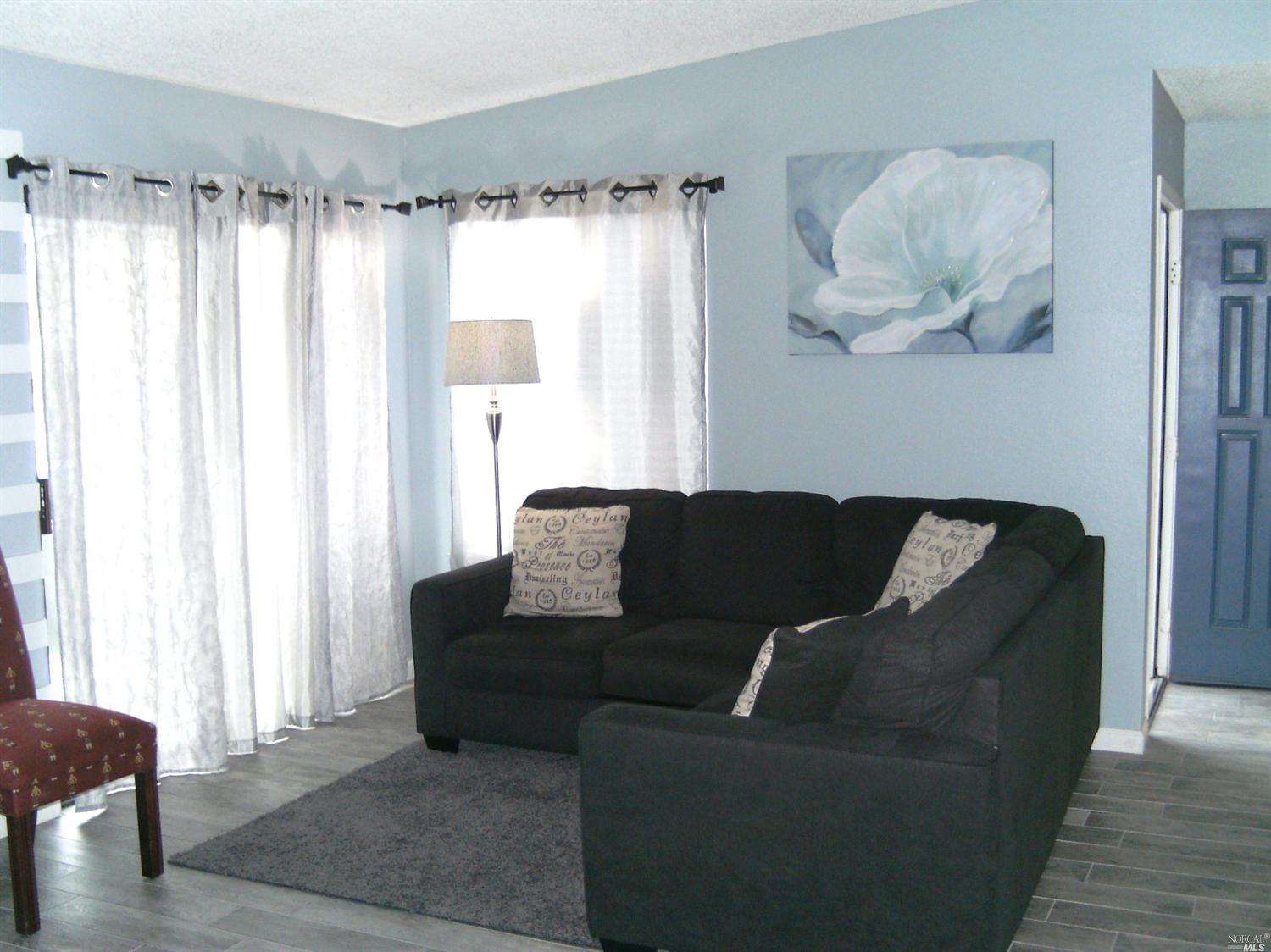 1054 Scott St, Fairfield, CA 94533 photo 4