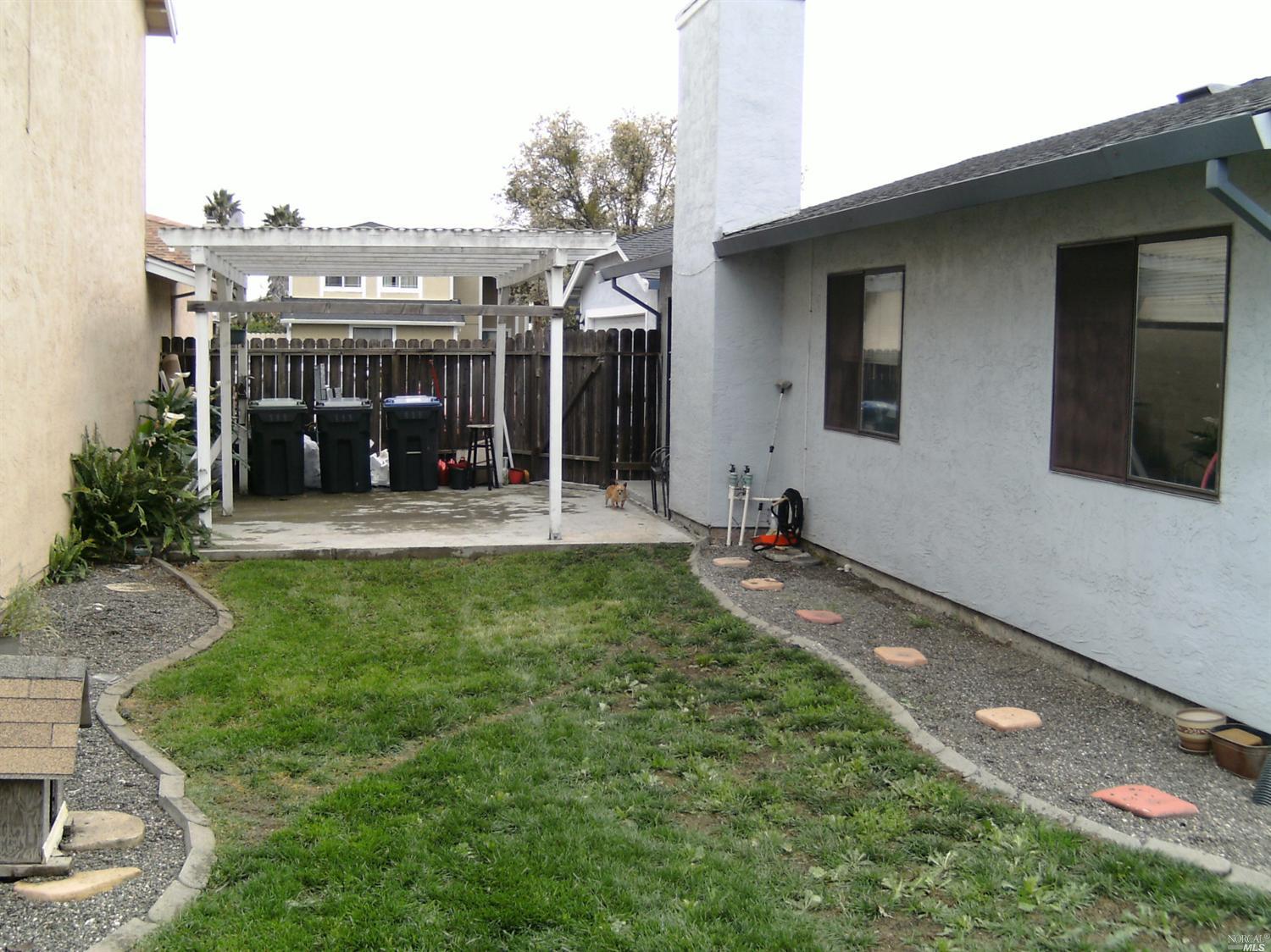 1054 Scott St, Fairfield, CA 94533 photo 9
