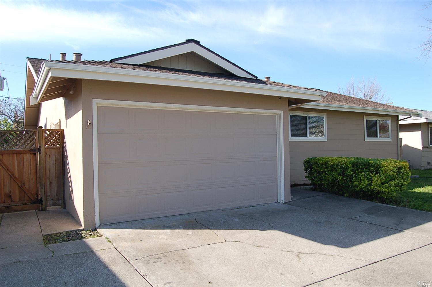 243 Jasmine St, Fairfield, CA 94533 photo 2