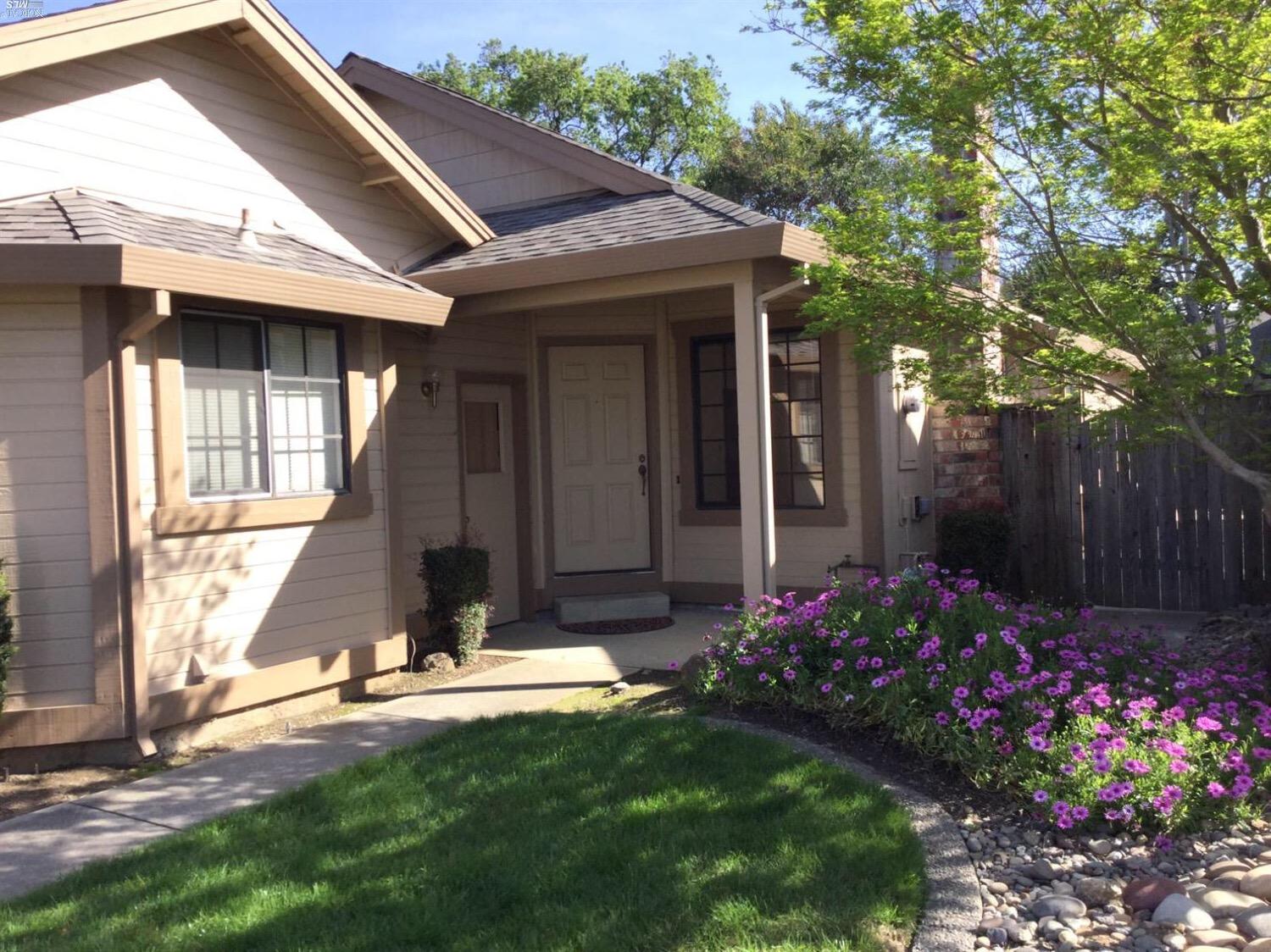 512 Eldridge Ave, Vacaville, CA 95688 photo 2