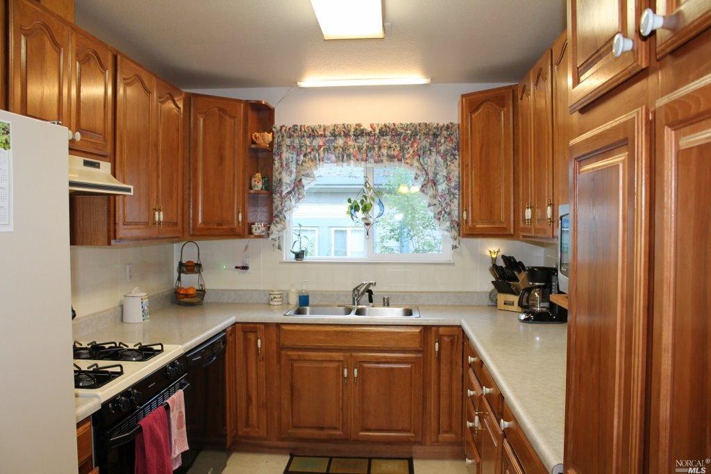 654 Walnut Ave, Ukiah, CA 95482 photo 13