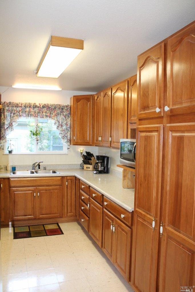654 Walnut Ave, Ukiah, CA 95482 photo 14