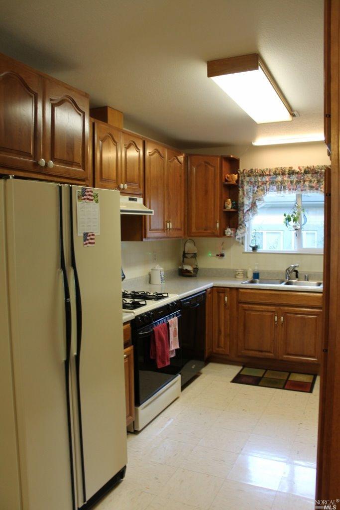 654 Walnut Ave, Ukiah, CA 95482 photo 11