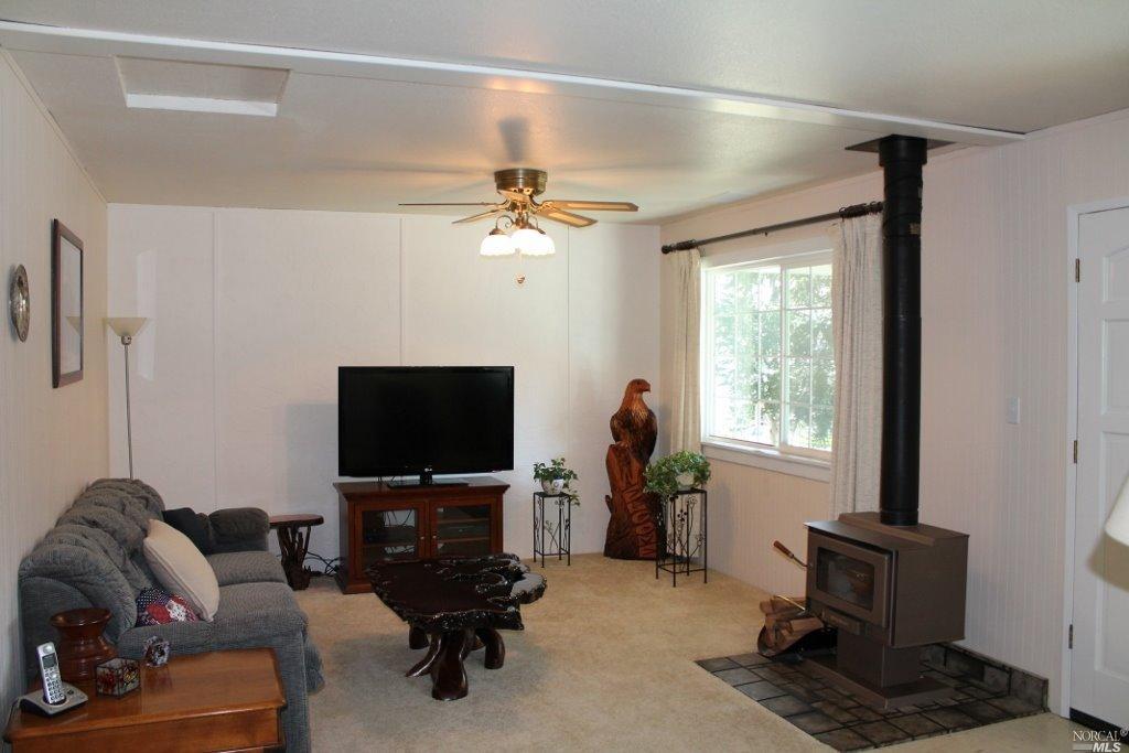 654 Walnut Ave, Ukiah, CA 95482 photo 3