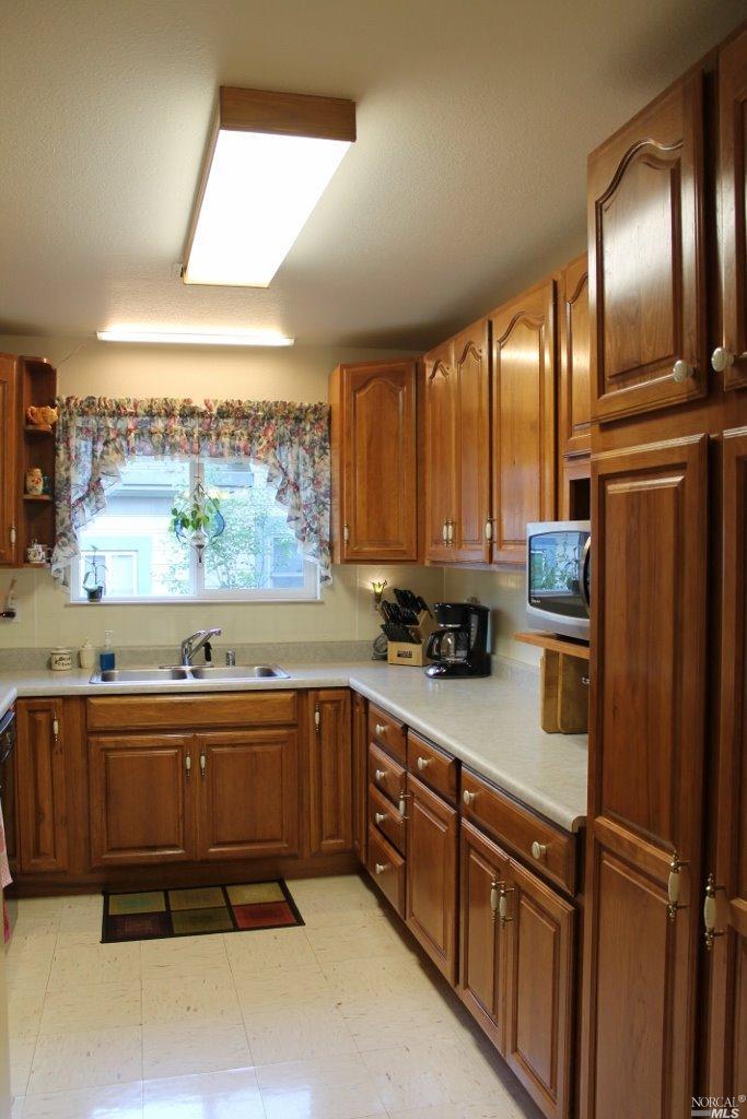 654 Walnut Ave, Ukiah, CA 95482 photo 10