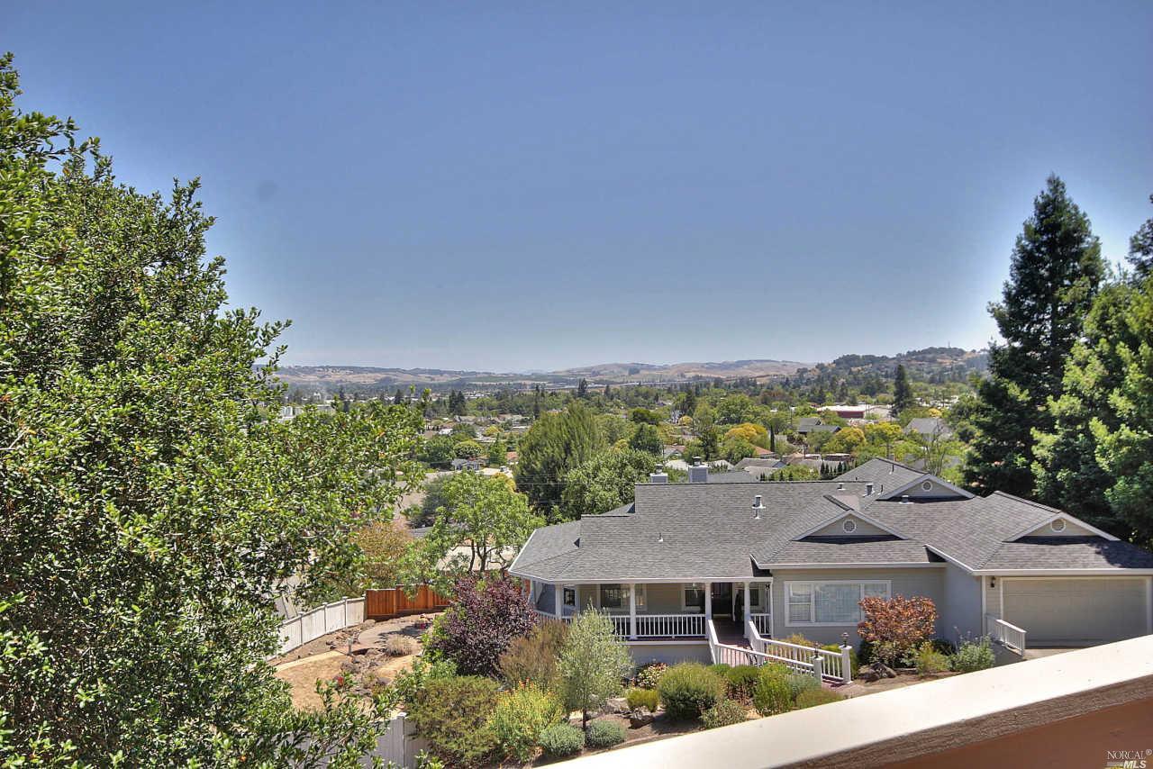 2 Benjamin Ln, Petaluma, CA 94952 photo 9
