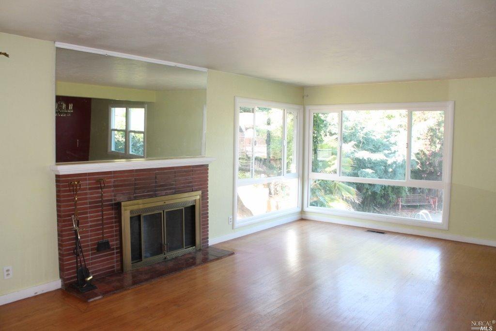 105 Mae St, Ukiah, CA 95482 photo 3