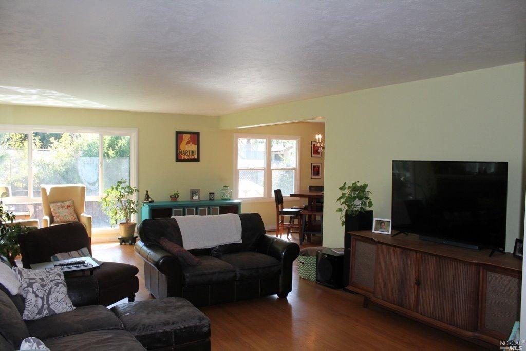 105 Mae St, Ukiah, CA 95482 photo 5
