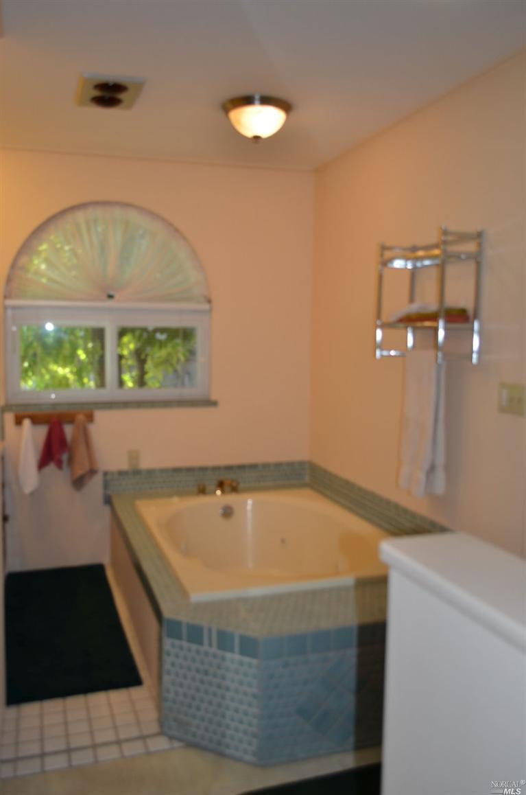 417 N Oak St, Ukiah, CA 95482 photo 16