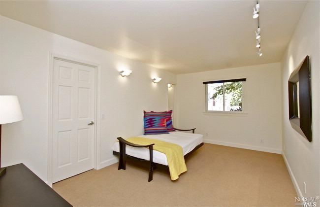 33 Harbor Dr, Corte Madera, CA 94925 photo 17