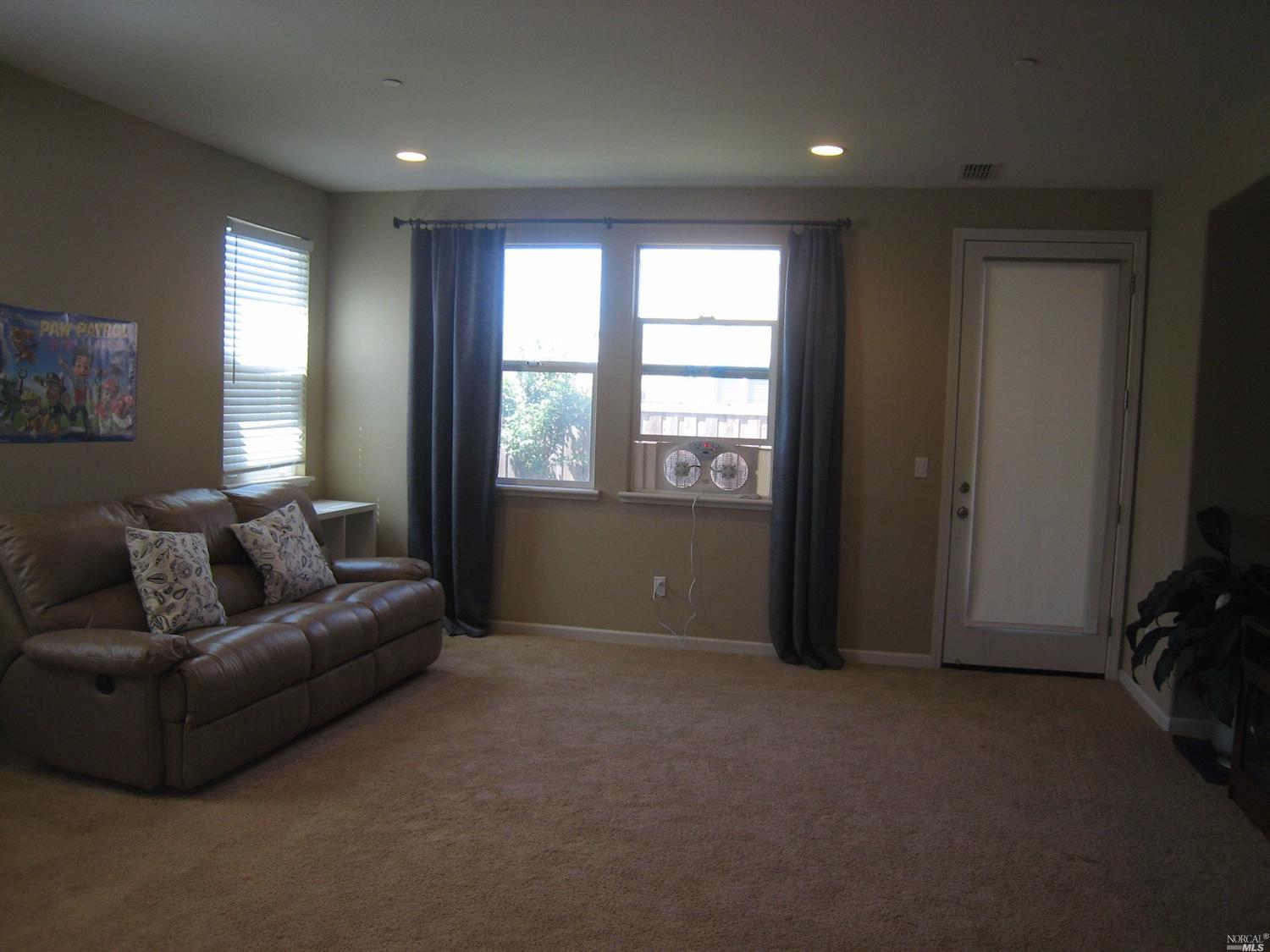 584 Chaparral Loop, Vacaville, CA 95688 photo 9