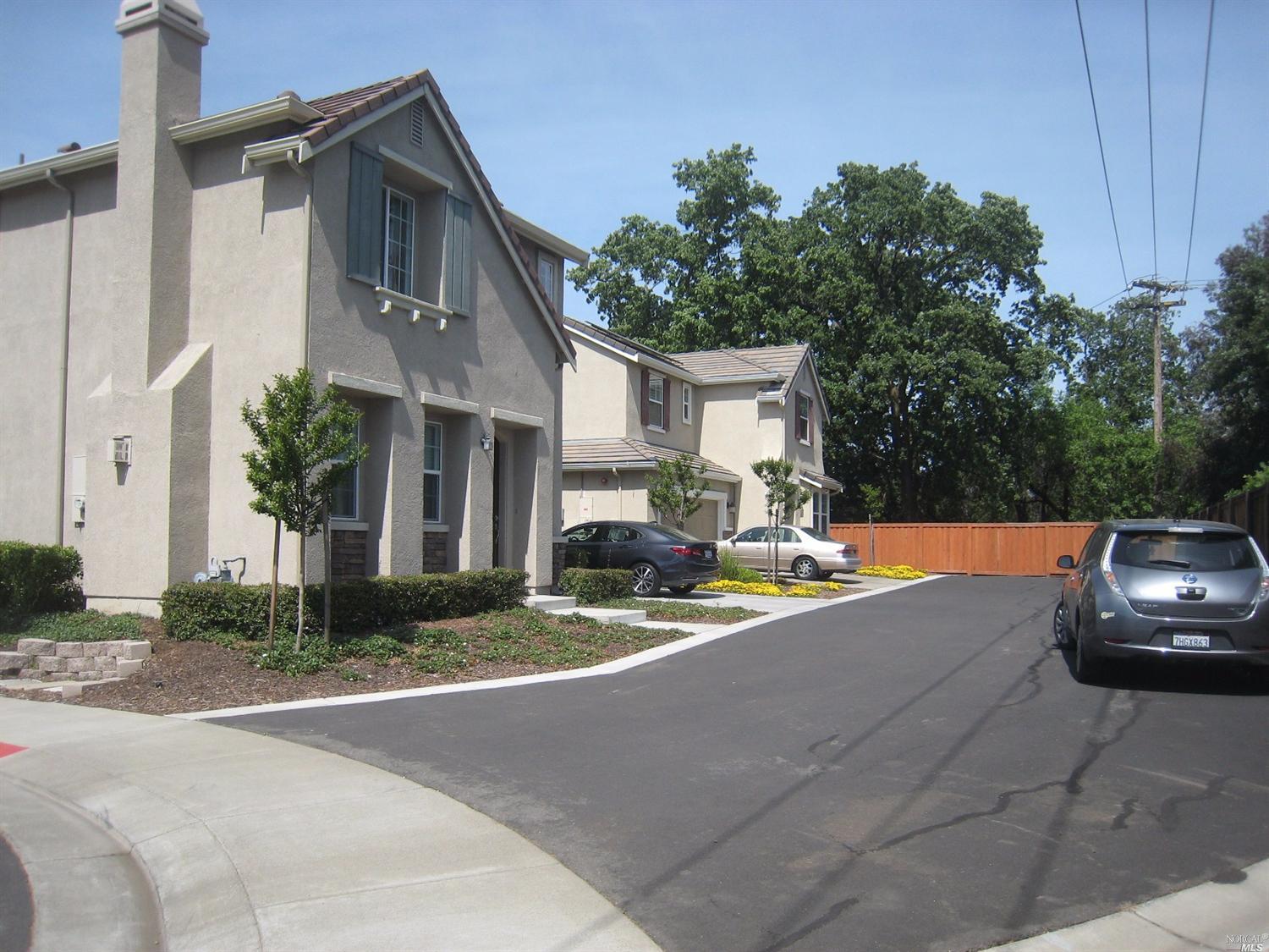 584 Chaparral Loop, Vacaville, CA 95688 photo 3